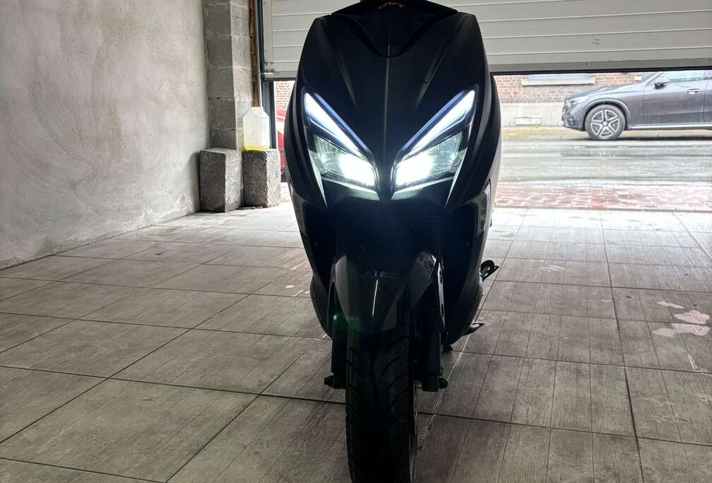 Andere  TNT DIXON classe B 2024