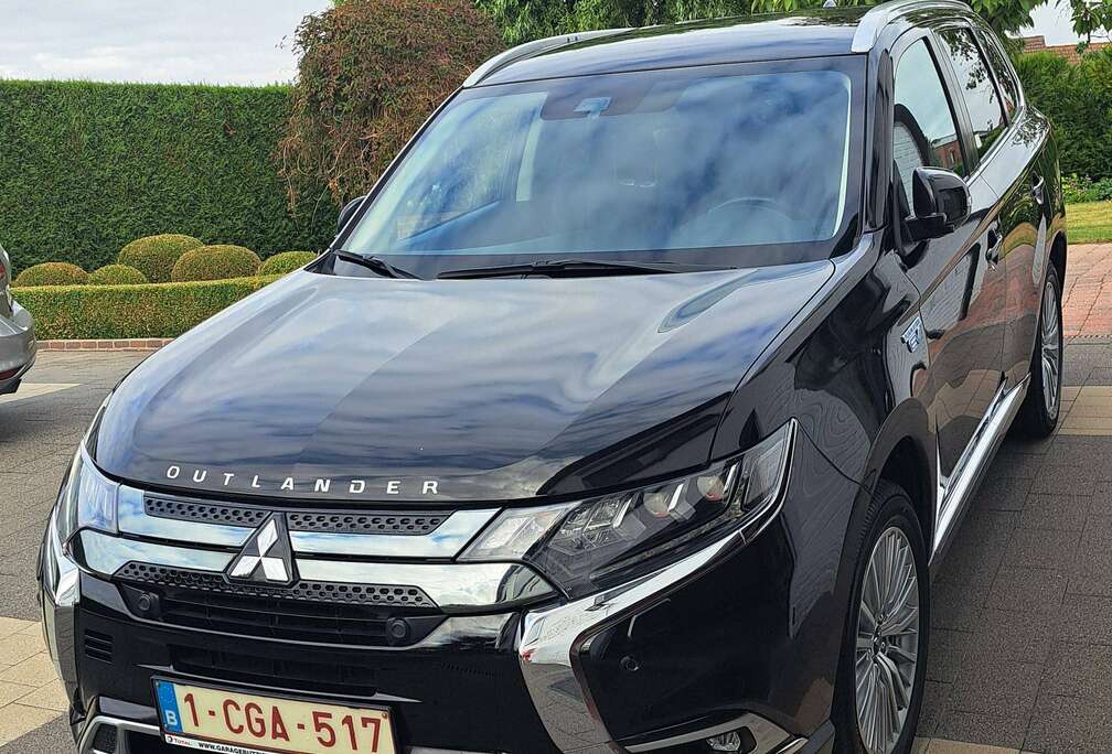 Mitsubishi Outlander PHEV 2.4i 4WD Instyle SDA-NAV