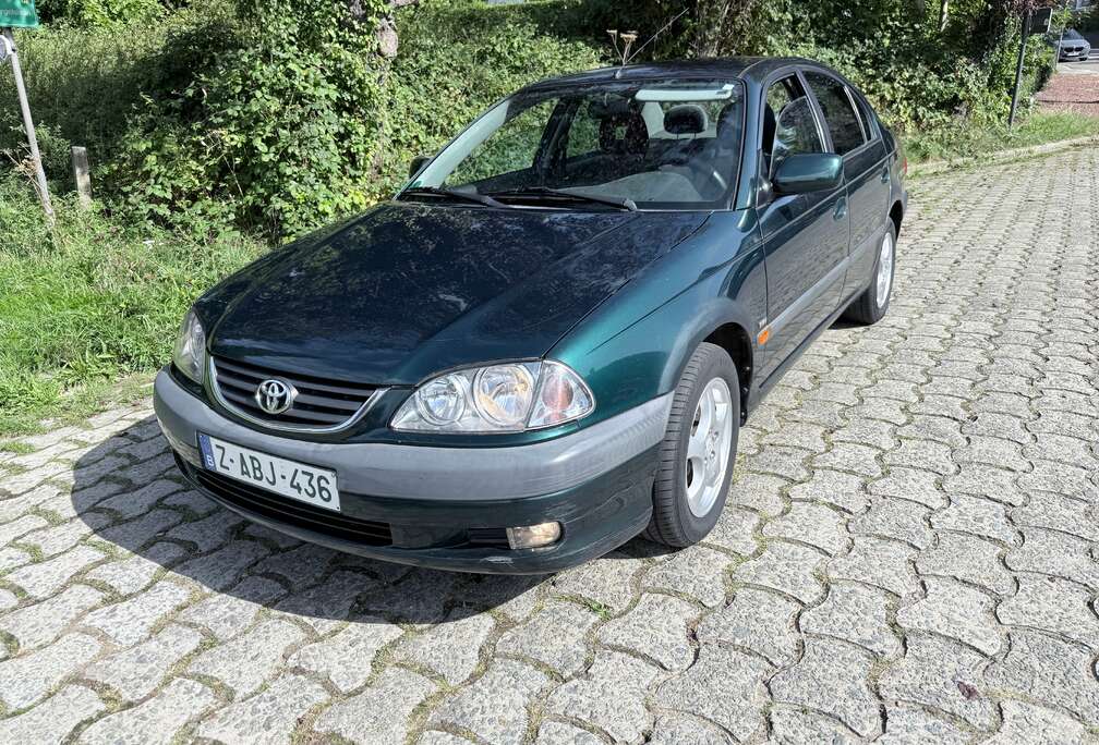 Toyota 1.8i VVT-i 16v Linea Sol** EXPORT **