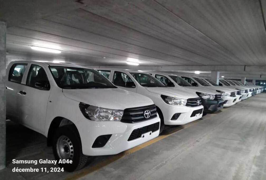 Toyota HILUX 2.4 diesel double cabine 4*4