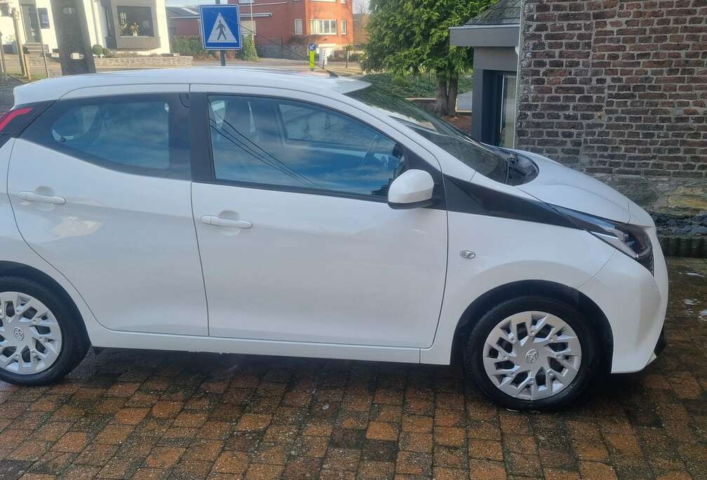 Toyota Aygo 1.0i VVT-i x