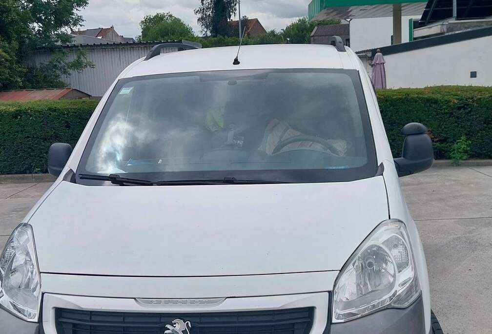 Peugeot Partner 1.6 BlueHDi L2H1 Premium Pack 121 S/S