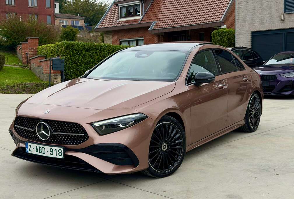 Mercedes-Benz 200 d AMG *Toit Pano/ Caméra 360/Garantie* Full