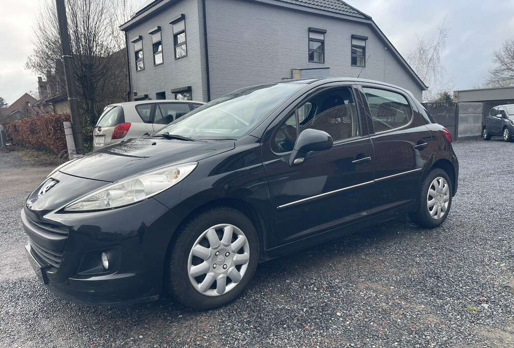 Peugeot 1.4i Benzine,Airco,Cruise control,1e eigenaar+boek