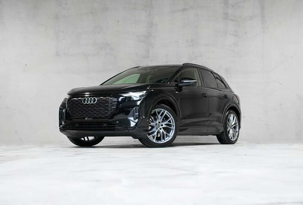 Audi  S-LINE  FULL BLACK  21\' RS-LINE  TVA
