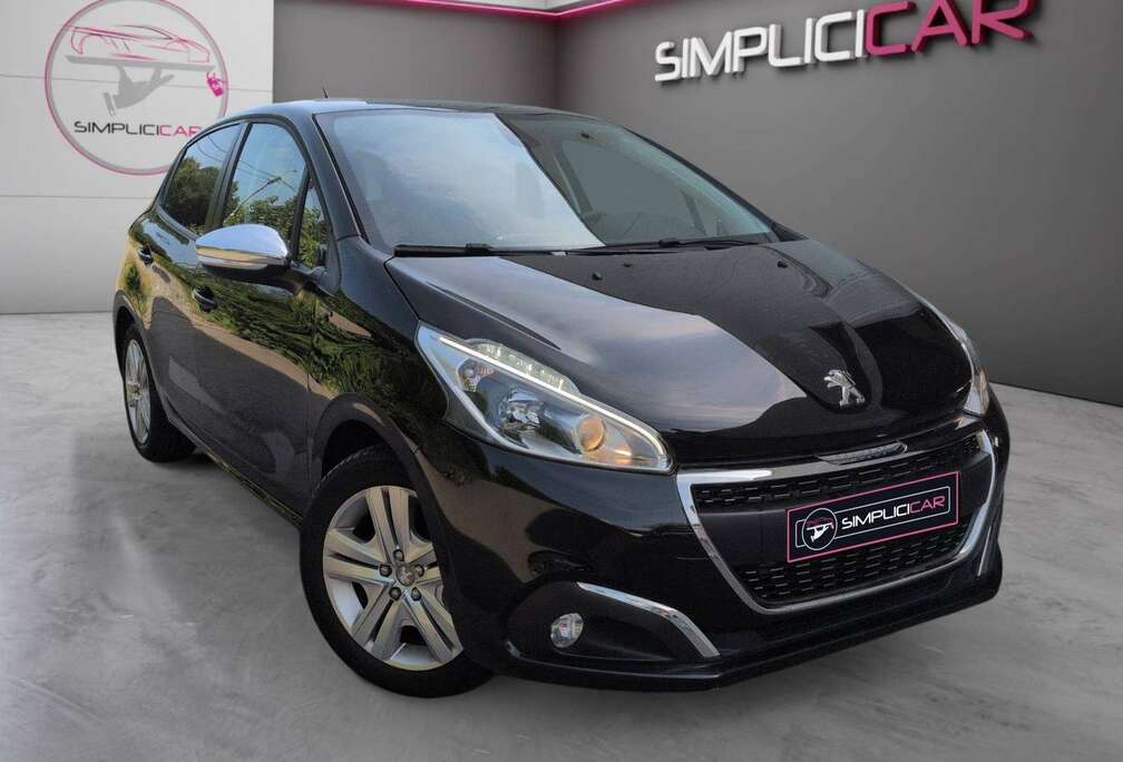 Peugeot 208 1.2i PureTech Signature