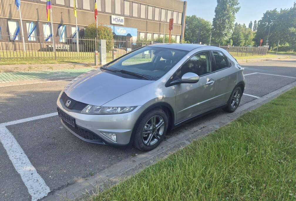 Honda 1.4i Sport - Airco - Parkingssensoren - Cruise Controle - Zetelverwarming - Garantie - 112.000 km