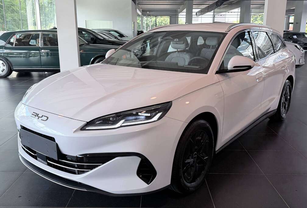 BYD Touring 1.5 PHEV Boost / 50km EV / Leder