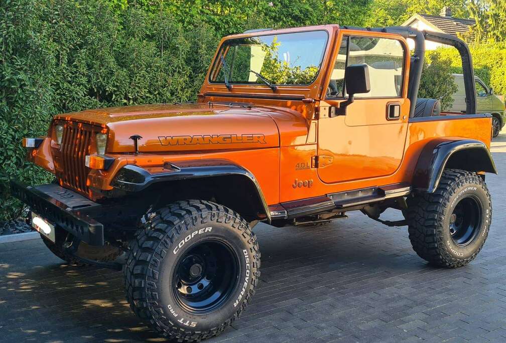 Jeep 4.0i HPI Offroad Oldtimer Restaurée