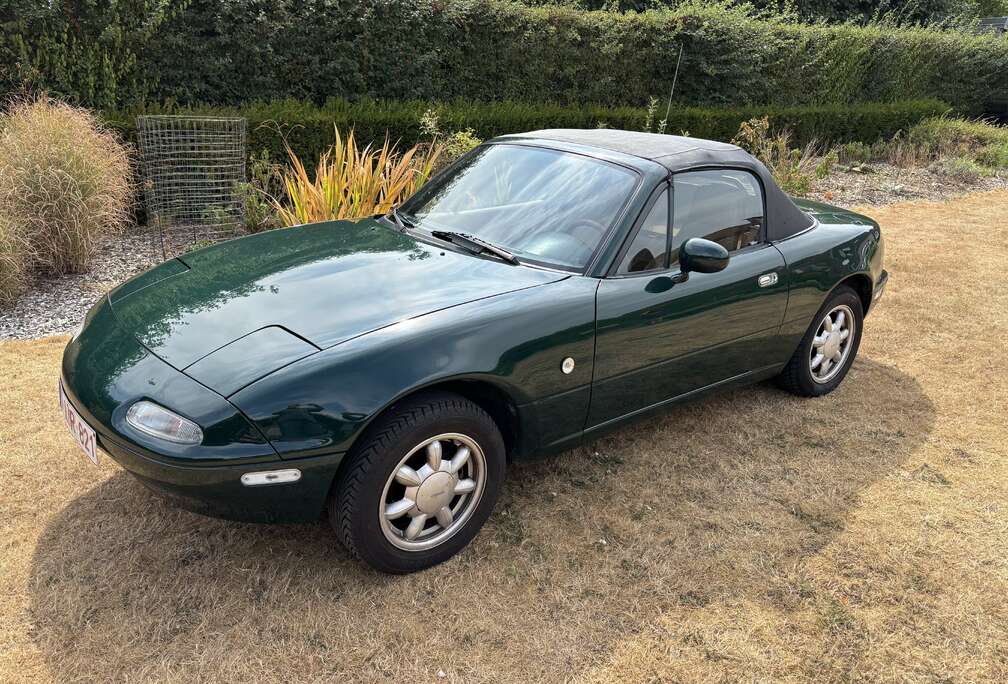 Mazda 1.6 British Racing Green Beige leder Interieur