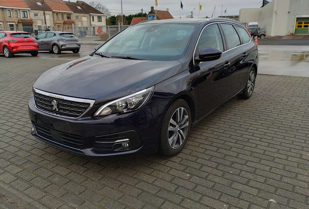 Peugeot 1.2PureTech SW Féline Automaat