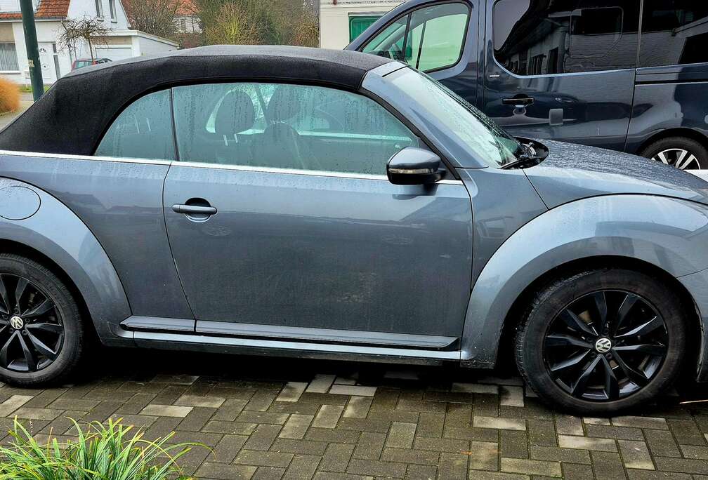 Volkswagen Beetle Cabriolet 2.0 CR TDi Design DSG