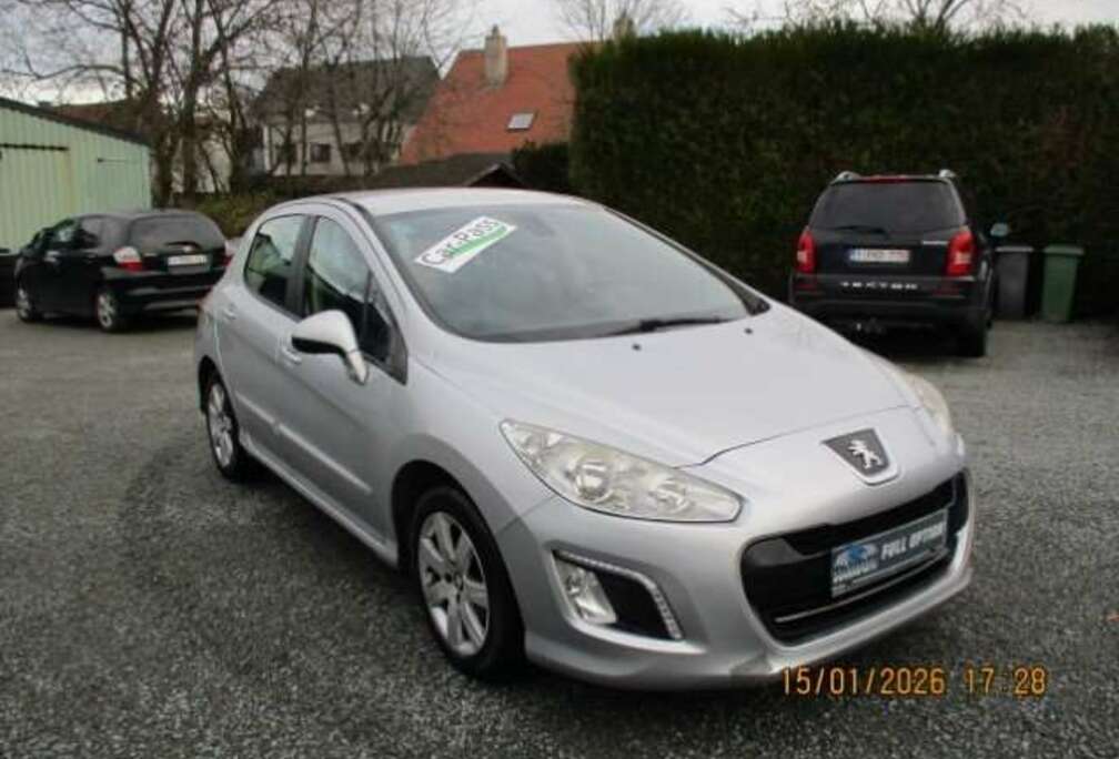Peugeot 1.6HDI BLACK&SILVER EDITION FULL OPTION NAVI LEDER
