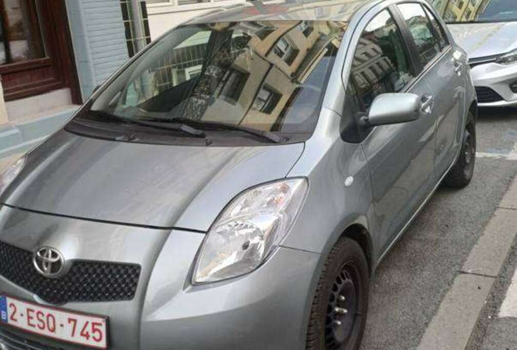 Toyota Yaris 1.3i VVT-i 16v Linea Sol