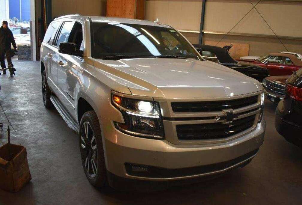 Chevrolet Suburban Premier 6.2L RST