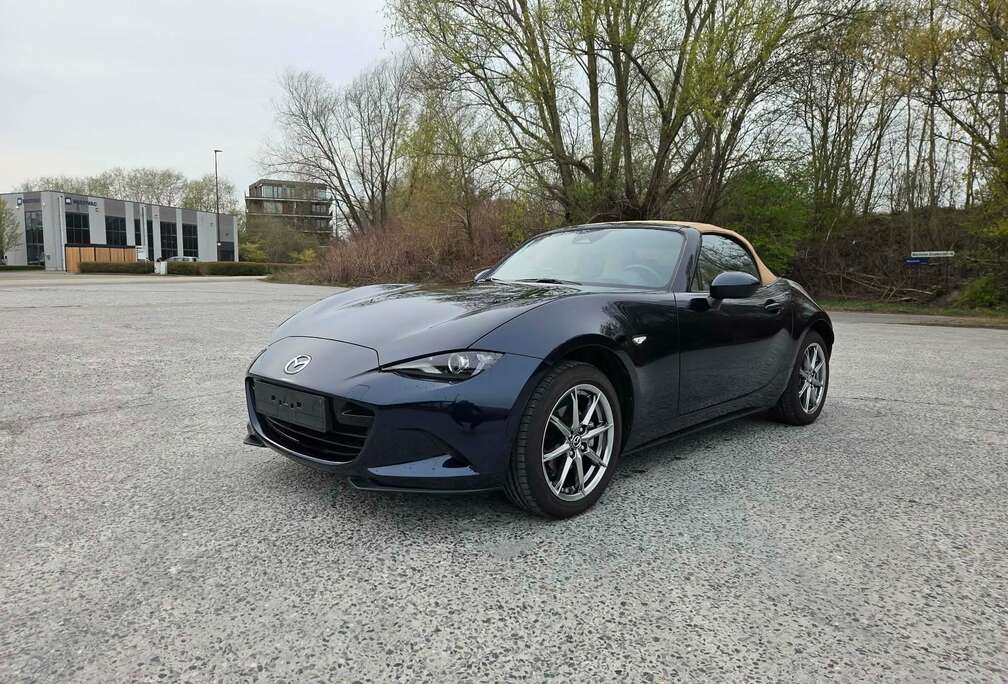 Mazda MX-5 1.5i Skyactiv-G Kazari
