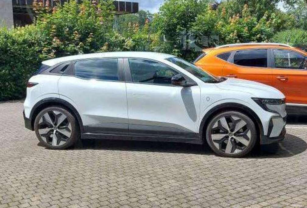 Renault e-Megane E-Tech 40 kWh Equilibre R130 Standard charge Equilibre