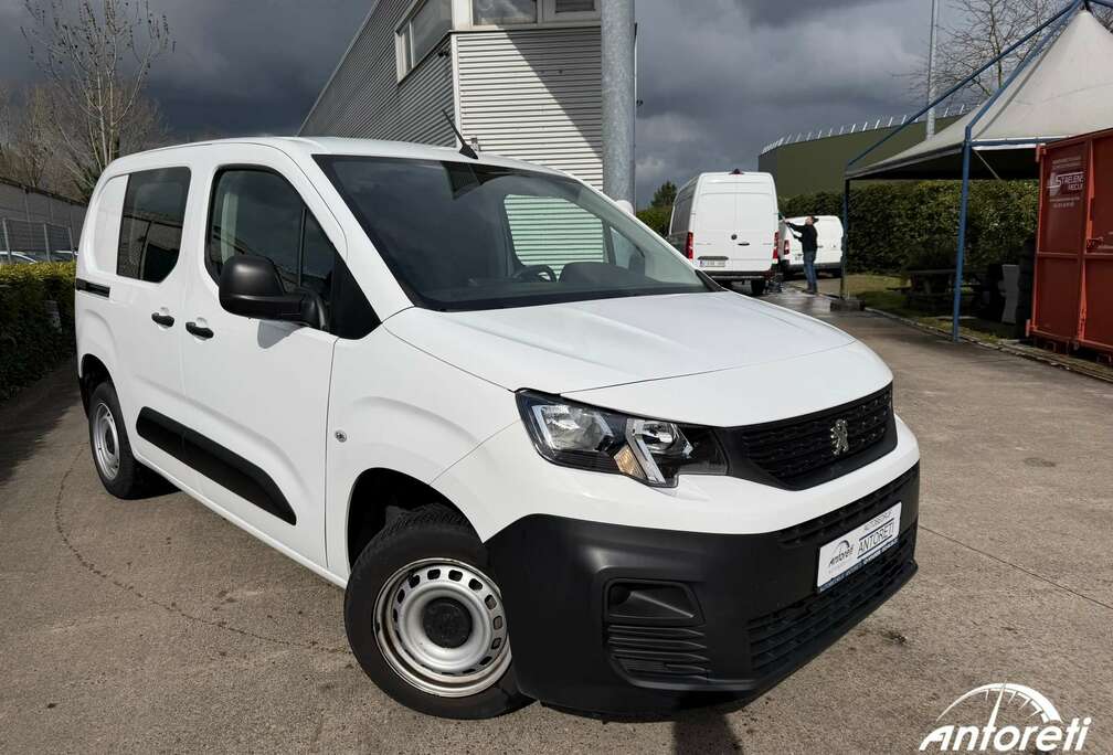 Peugeot 1.2 PureTech L1 Light Pro S/S(EU6.3)