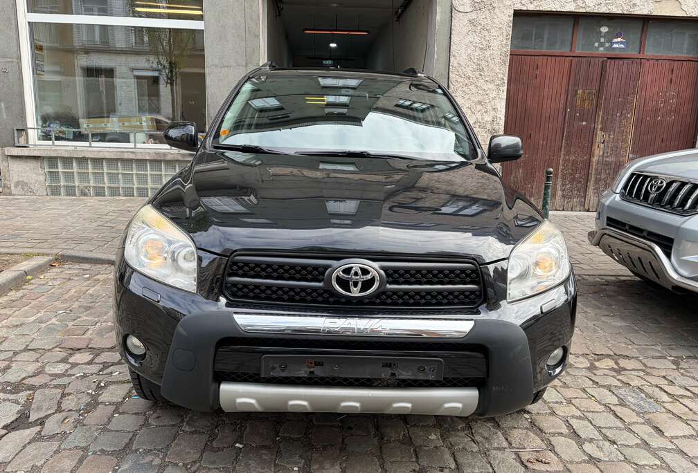 Toyota 2.0i VVT-i 16v Full Option Uniquement l’export