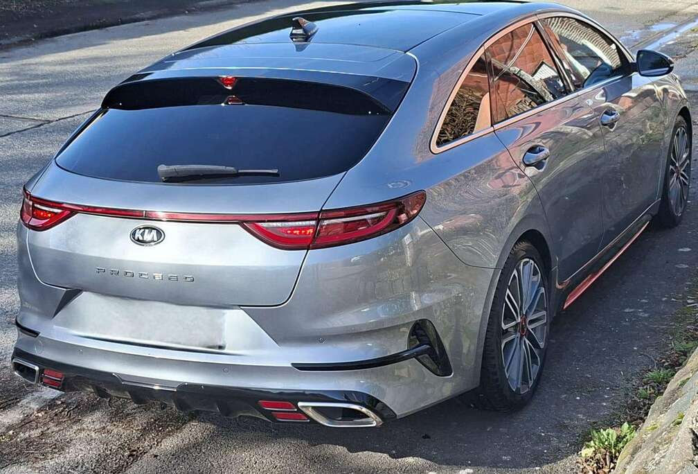 Kia ProCeed GT 1.6 T-GDi GT DCT ISG