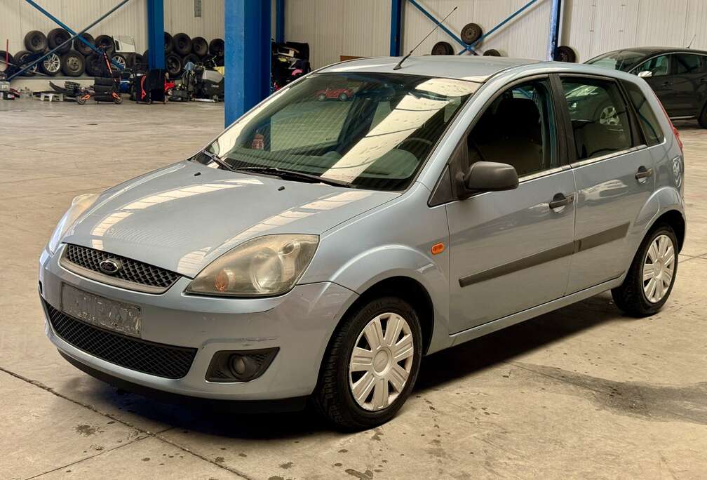 Ford Fiesta 1.4i 16v Ambiente
