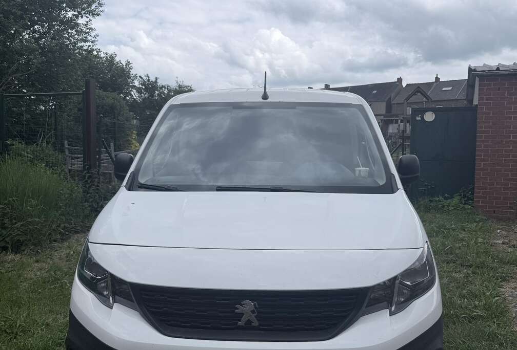 Peugeot 1.2 PureTech L1 Light Premium S/S(EU6.3)