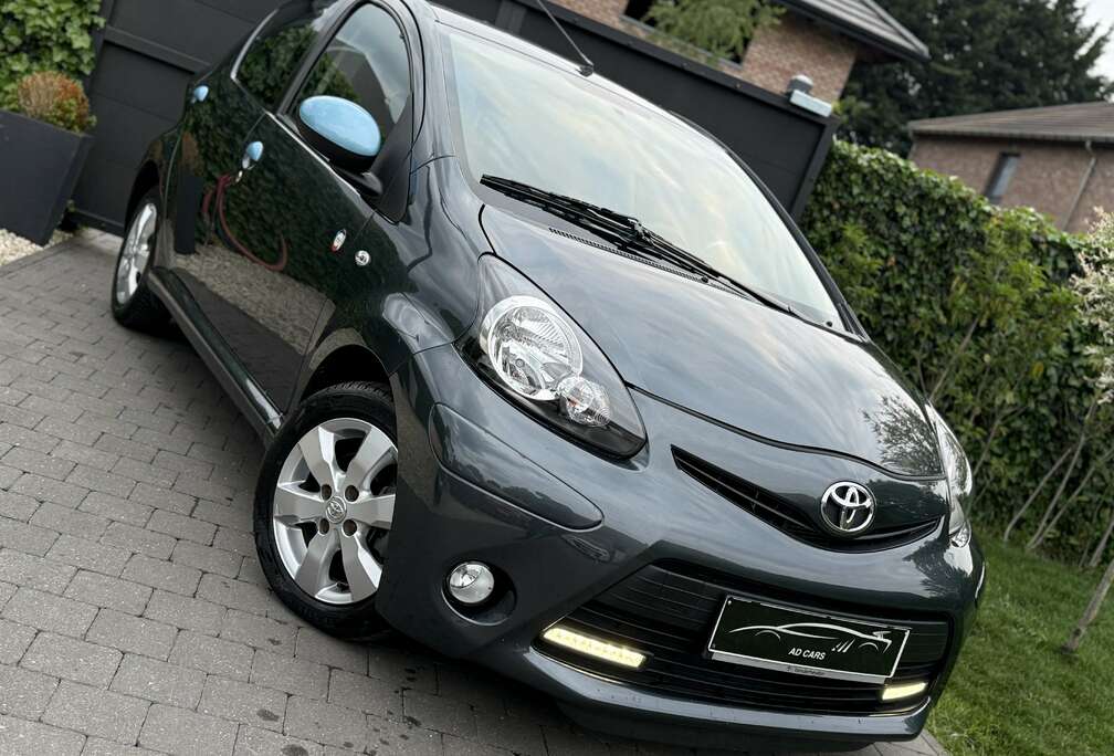 Toyota 1.0i * 33.000 KM * FULL AIRCO * ÉDITION LIMITÉE