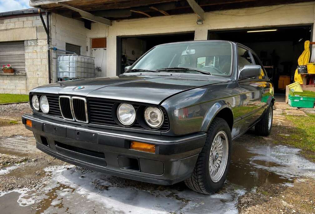 BMW BMW E30 320i Coupé - 1989 - 6 Cylindres - Original
