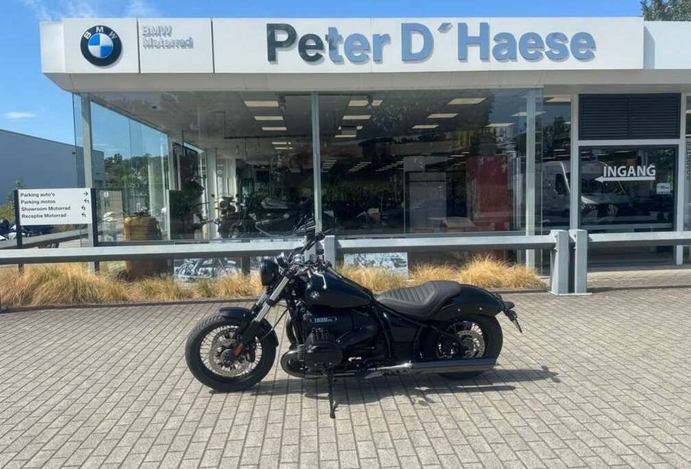 BMW Blacked out
