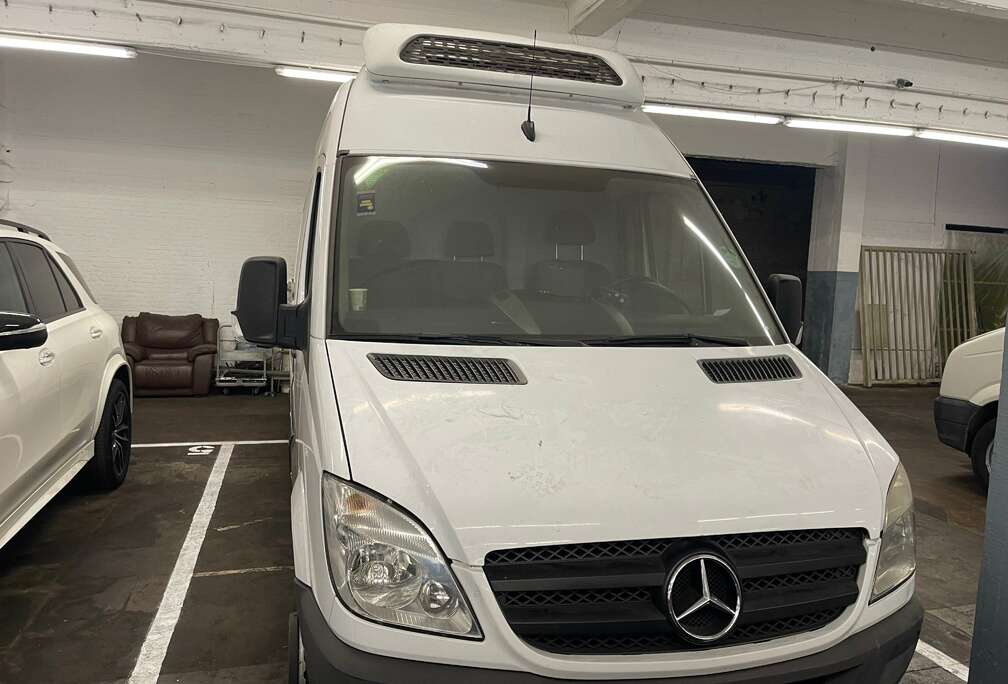 Mercedes-Benz 516 2.1 CDI
