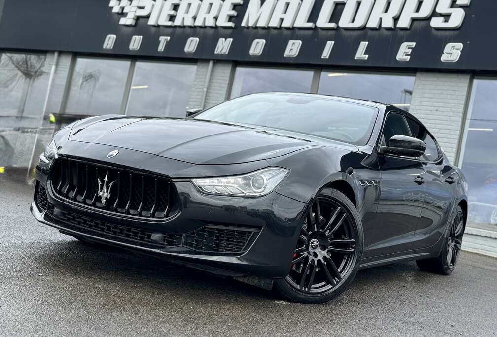 Maserati 3.0 V6 BiTurbo / CARPLAY / NAV / BLACK /