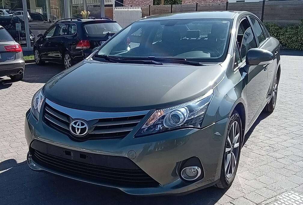Toyota Avensis 2.0 Turbo D4D 16v Linea Terra