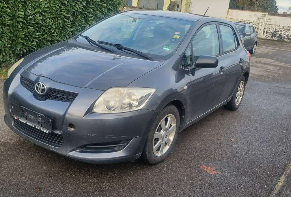 Toyota Auris 1.4 D-4D Executive :// NO AIRCO /// EXPORT