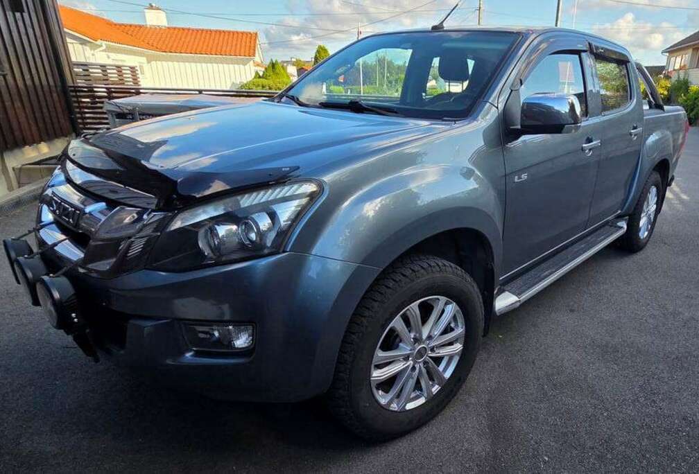 Isuzu 2.5 4X4 CREW CAB SOLAR A