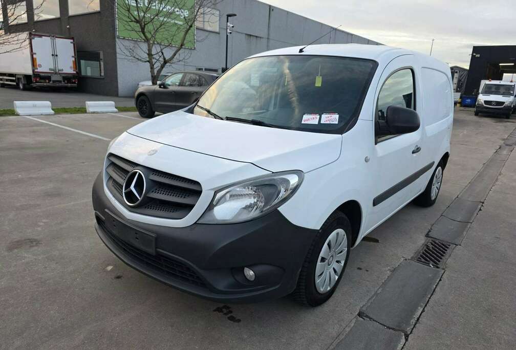 Mercedes-Benz (Stock ID 23439)