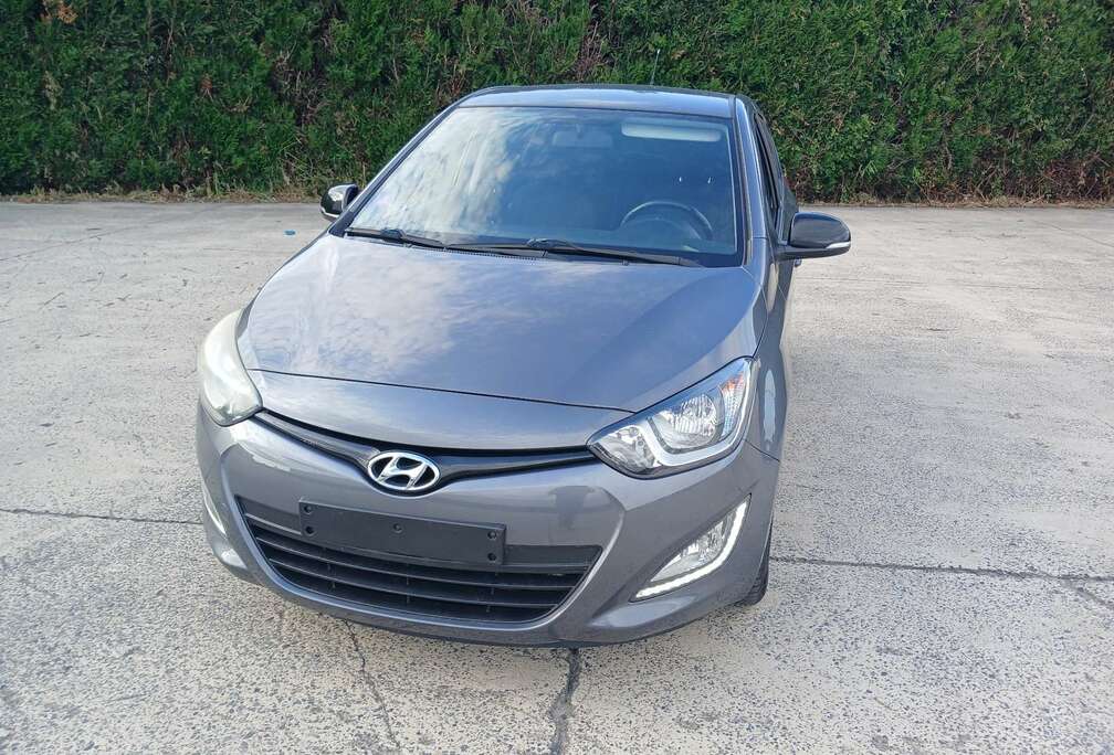Hyundai i20 1.4i  GARANTIE 12MOIS  CT OK