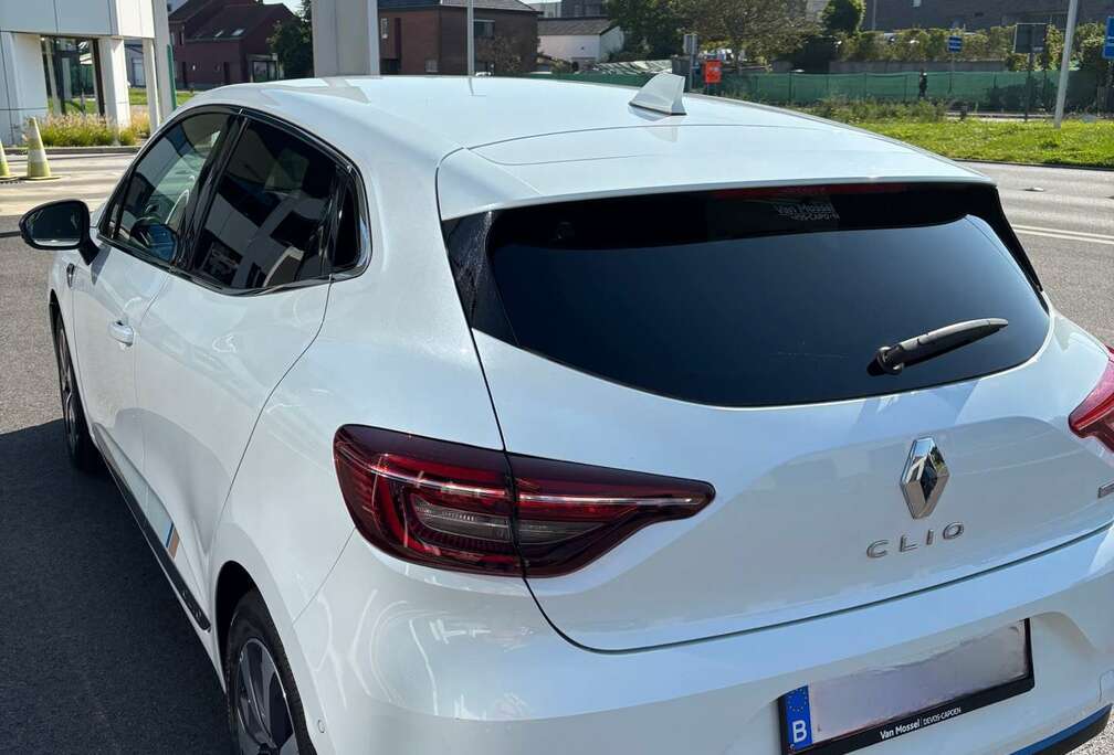 Renault E-TECH Hybrid 140 EXPERIENCE