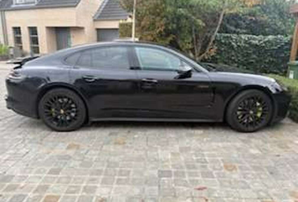 Porsche Panamera 4 E-Hybrid