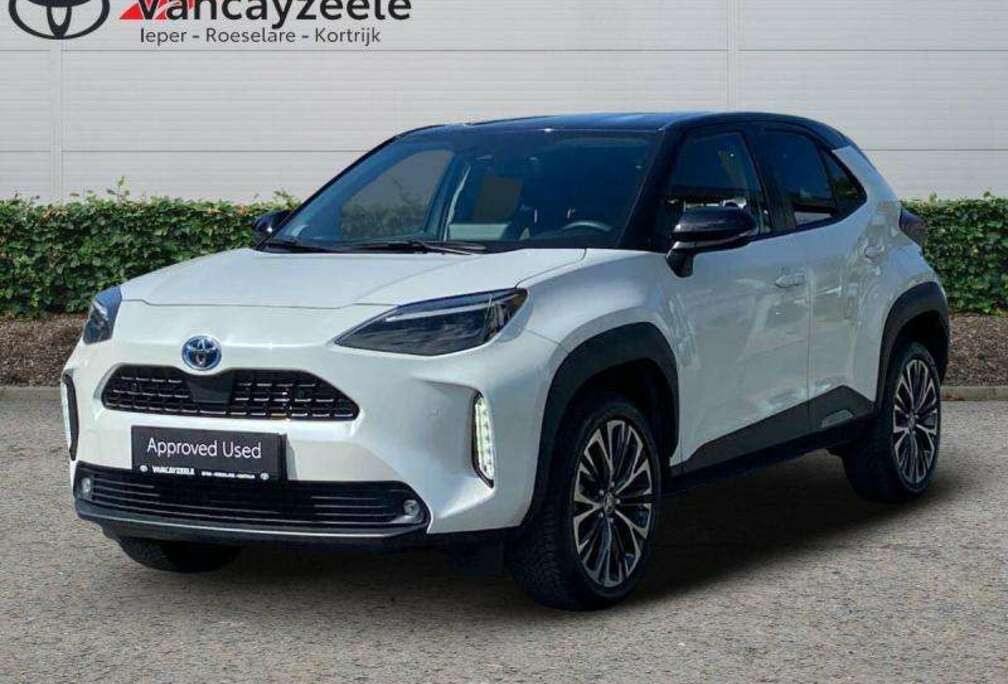 Toyota Elegant Bi-tone+cam+nav+sens V