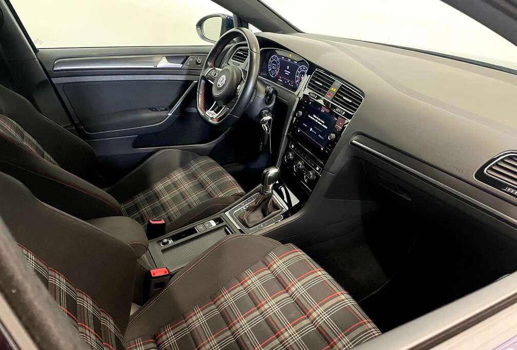 Volkswagen Volkswagen Golf GTI 2.0 TSI Performance