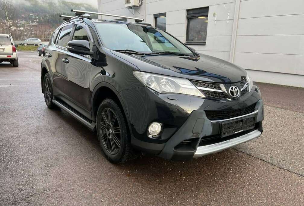 Toyota 2.0 Automat / AWD R-Kamera