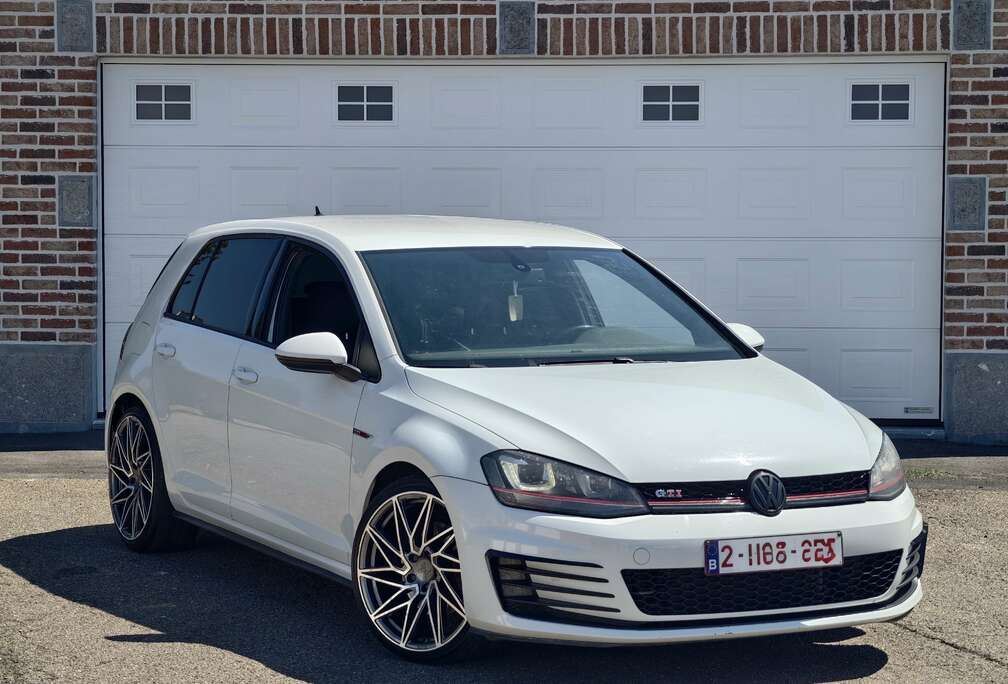 Volkswagen Golf 7 GTI 350ch