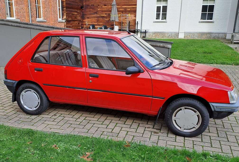 Peugeot 205 GR 1.4 beperkte oplage 90 van 4511 stuks