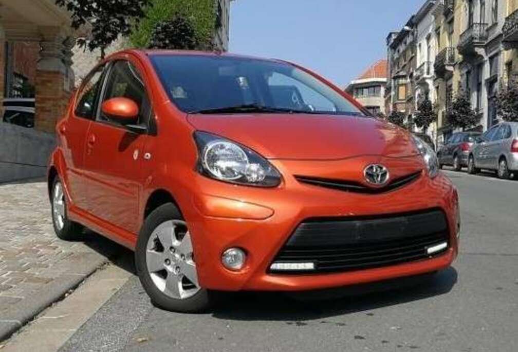 Toyota 1.0i Orange Spice - TOIT OUVRANT et CAMERA RECUL