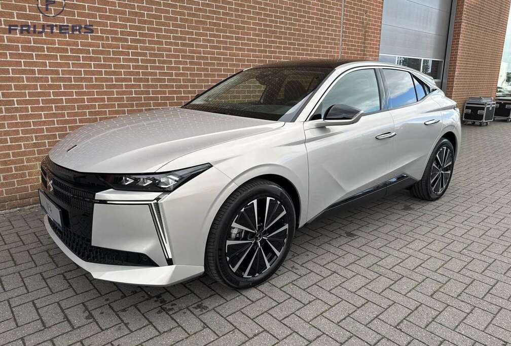 Etoile Alcantara E-tense 215