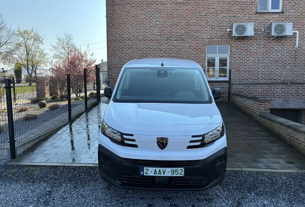 Peugeot 1.5 Blue HDI //AUTOMAAT 131PK / 3-ZIT