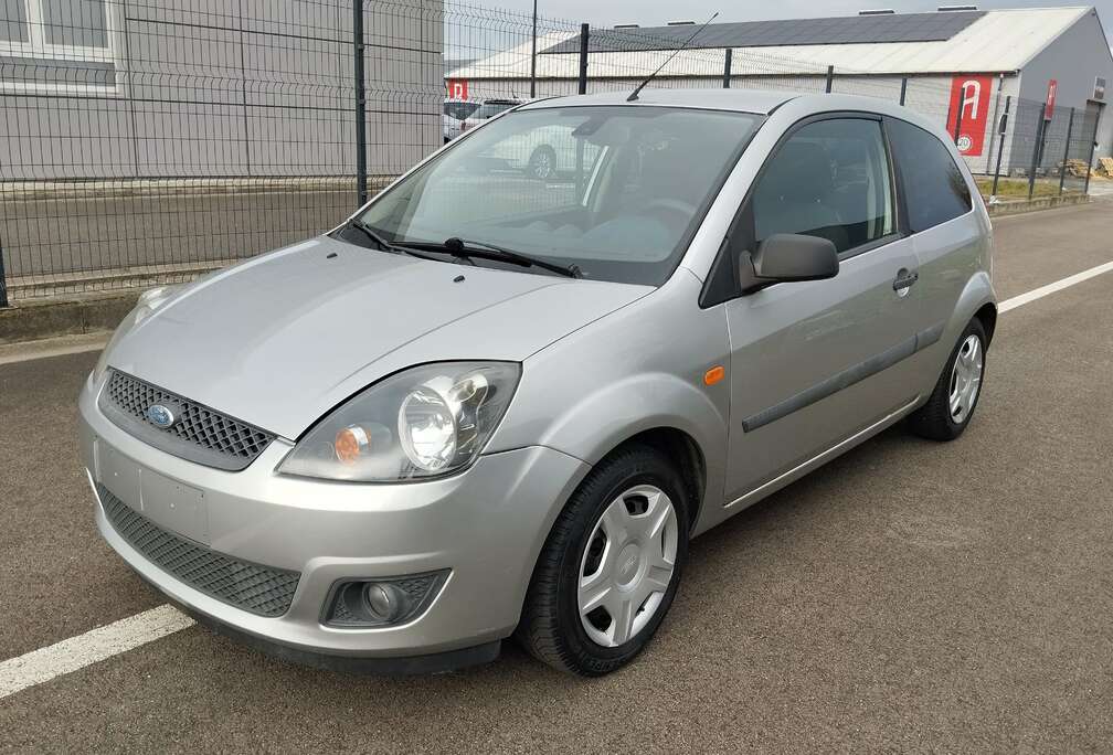 Ford 1.4i 16v Trend Airco