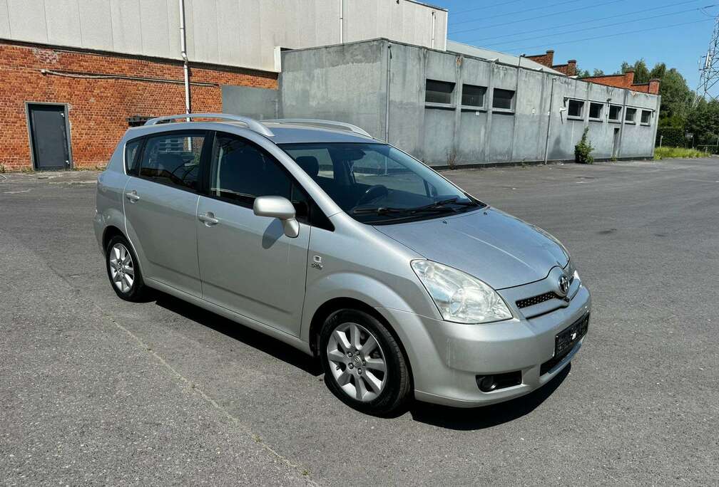 Toyota 2.0  D4D AIRCO DIGITAL JANTE ALUMINIUM 7 PLACES