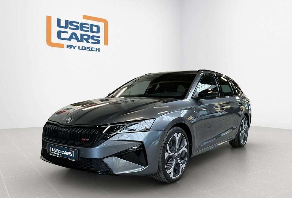 Skoda RS+DSG+AHK+P.Comf-Premium+Pano+Stand-H.
