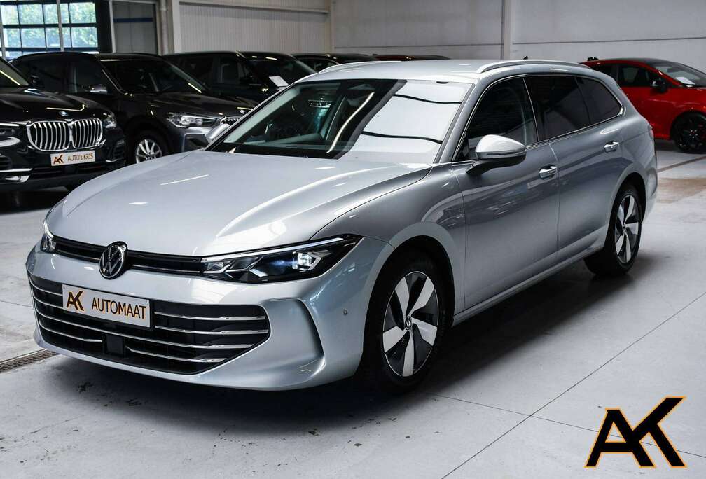 Volkswagen Passat Variant 1.5 eTSI Elegance Business Premium DSG - NAVIGATIE / CAMERA / ACC / SMARTLINK / BLIS
